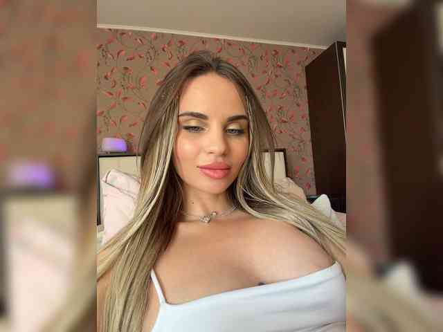 LedyMiya Live Webcam on BongaCams