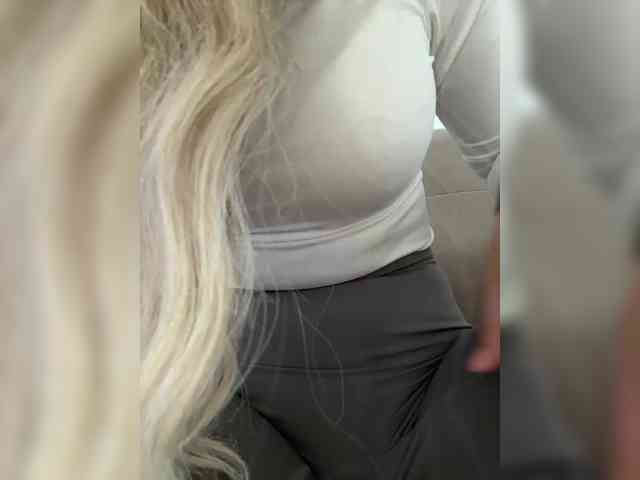 LedyMiya webcam