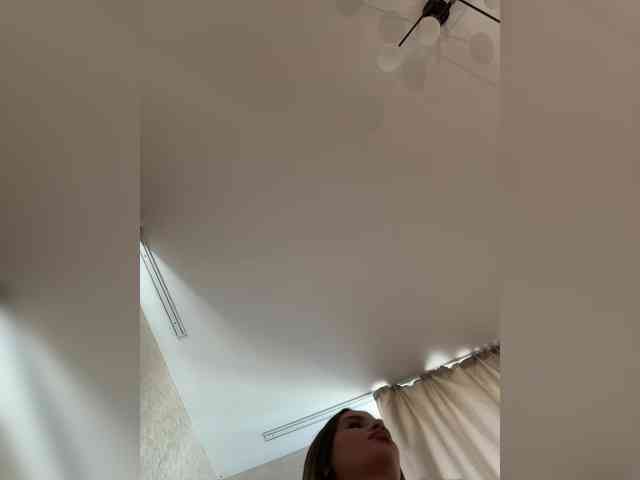 LedyMiya webcam