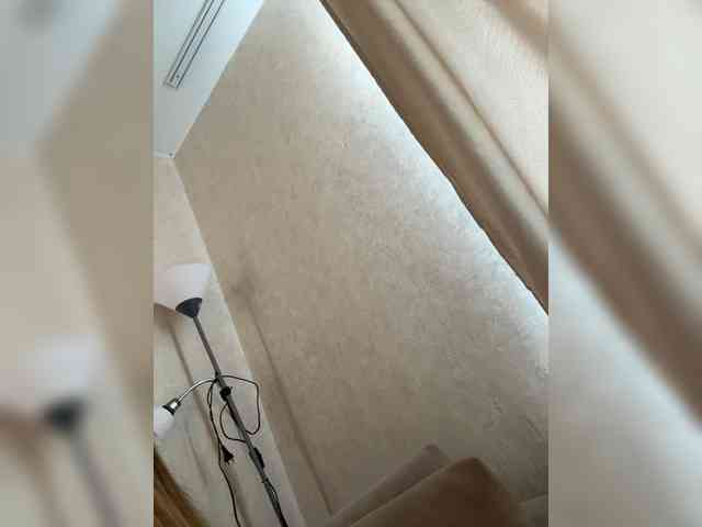 LedyMiya webcam
