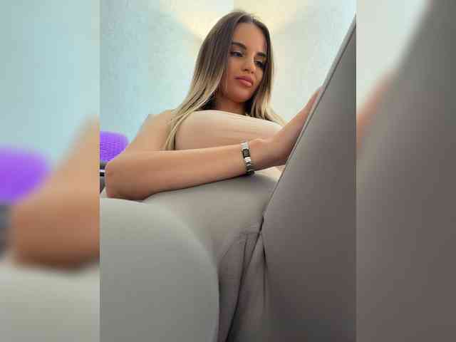 LedyMiya Sex Cam Show