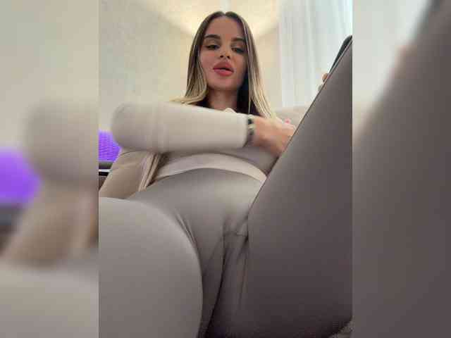 LedyMiya Sex Cam Show