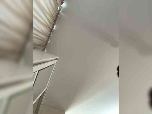LedyMiya webcam