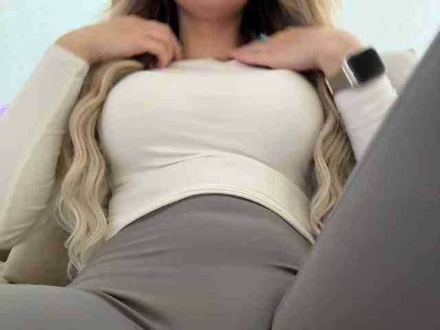 Model: LedyMiya