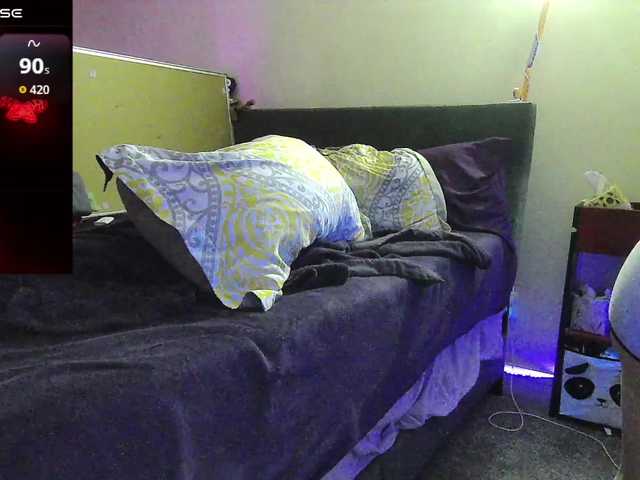bubblybubbles è una camgirl italiana sensuale durante uno show su BongaCams. Tag principali: White/Caucasian,Blonde,Shaved