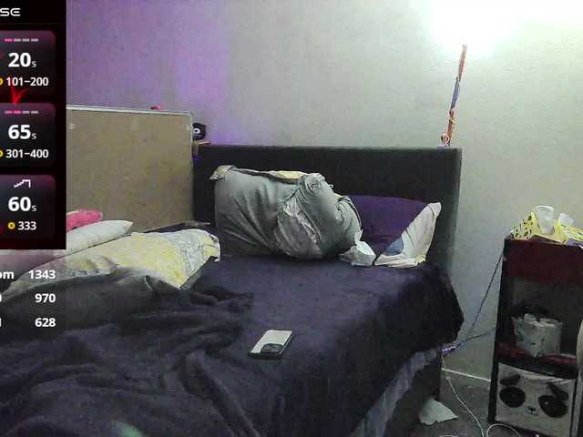 bubblybubbles — live female cam