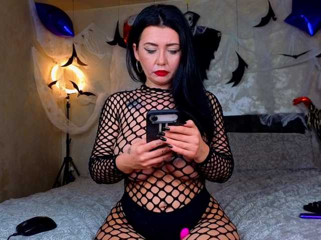 LauraVanessa live cam preview