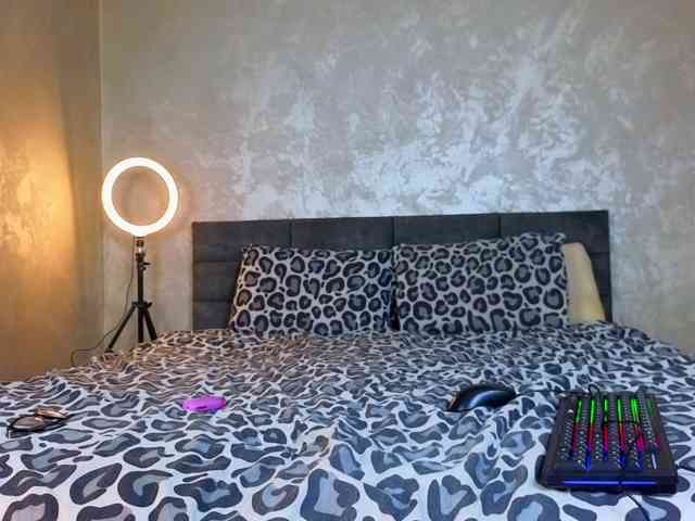 LauraVanessa webcam