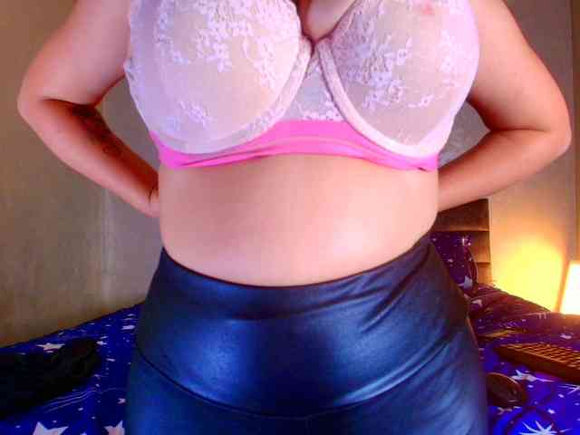 LauraVanessa webcam