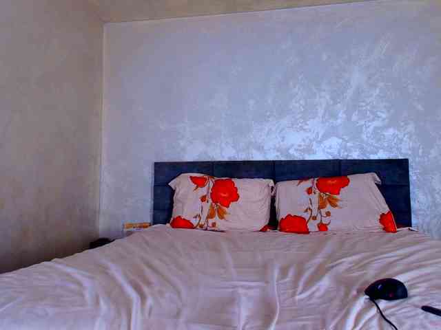 LauraVanessa webcam