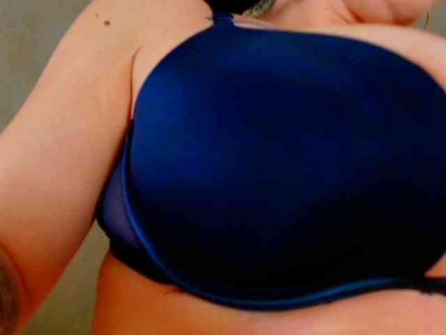 LauraVanessa webcam