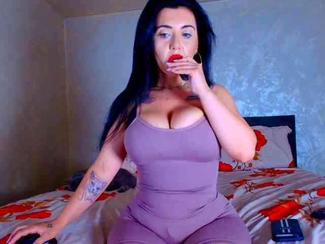 LauraVanessa webcam