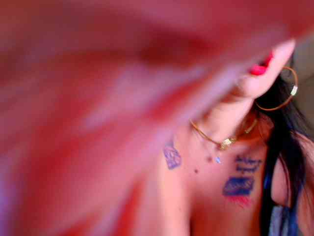 LauraVanessa webcam