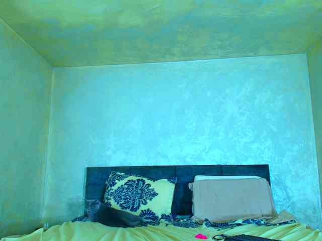 LauraVanessa webcam