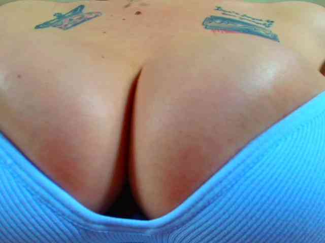 LauraVanessa webcam