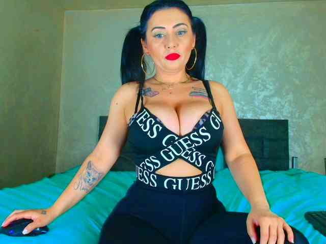 LauraVanessa webcam