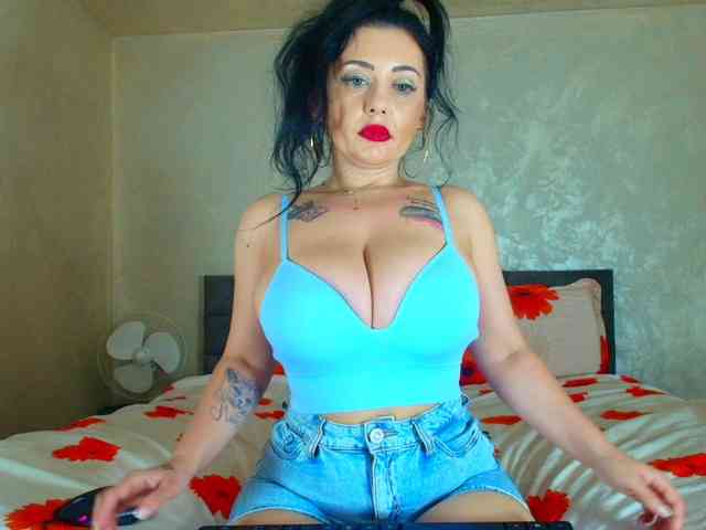 LauraVanessa webcam