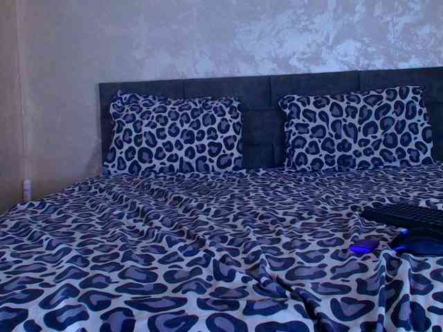 LauraVanessa webcam