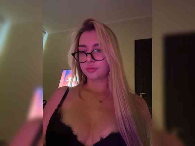 BadBlondi webcam