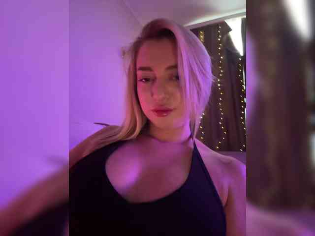BadBlondi webcam