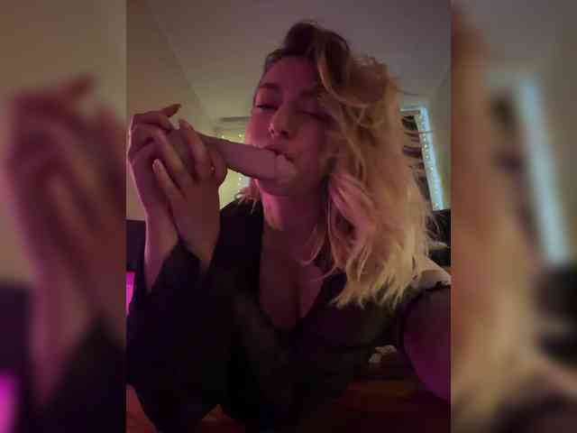BadBlondi webcam