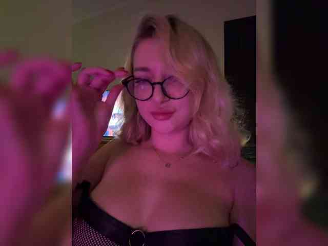 BadBlondi webcam