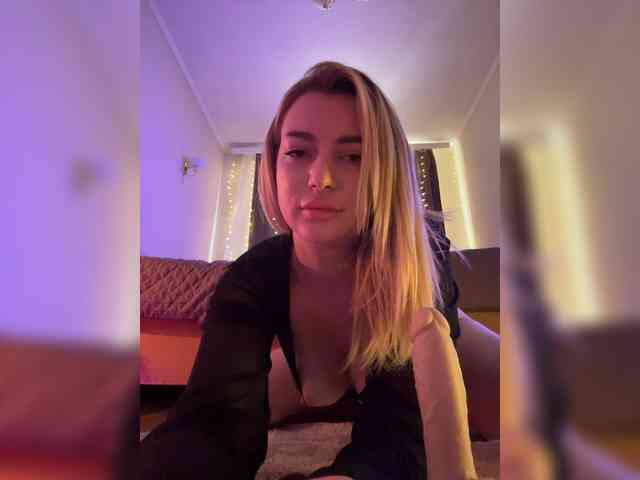 BadBlondi webcam