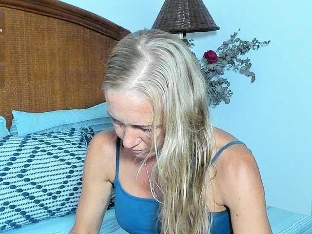Christine_40