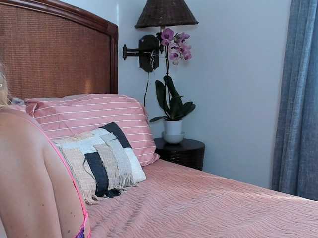 Christine_40