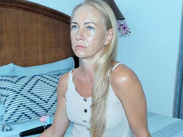Christine_40