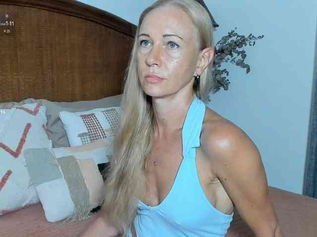 Christine_40 webcam