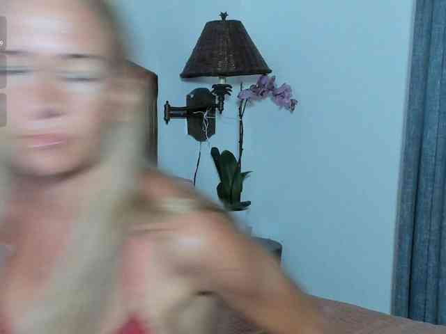 Christine_40 webcam