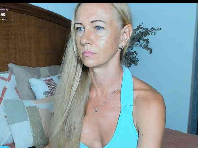 Christine_40 webcam