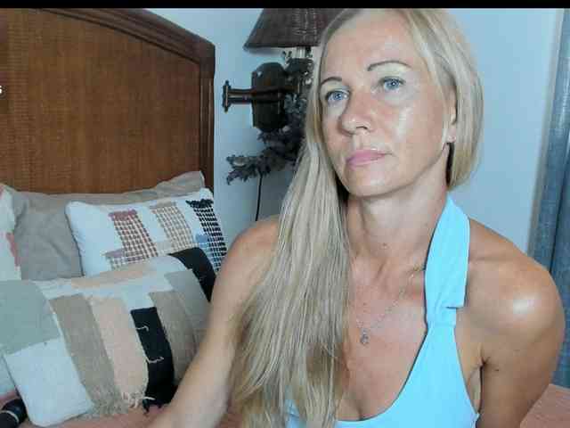 Christine_40 webcam