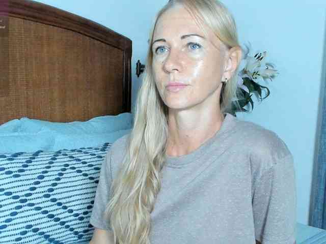 Christine_40 webcam