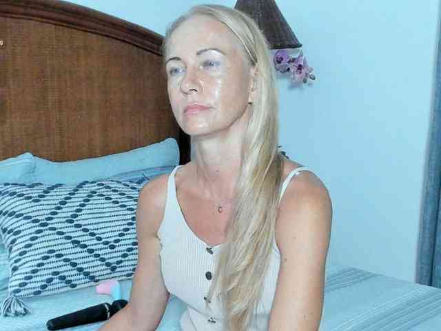 Christine_40 webcam