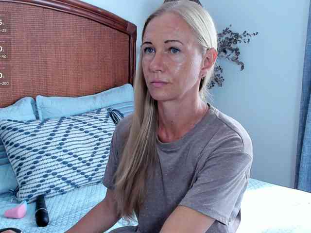 Christine_40 webcam