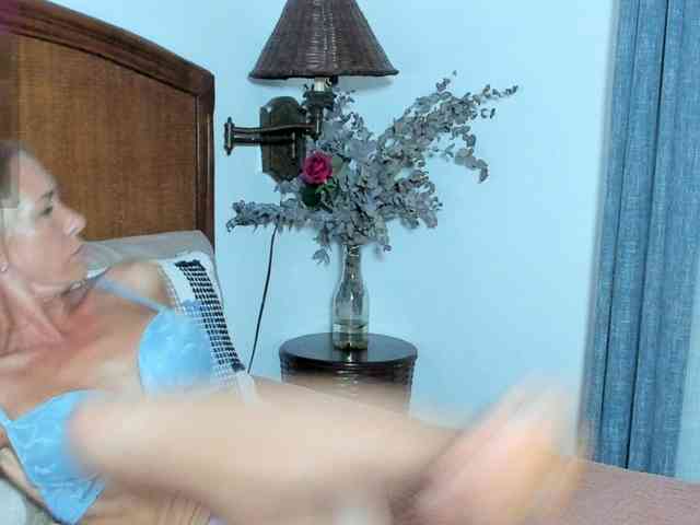 Christine_40 webcam