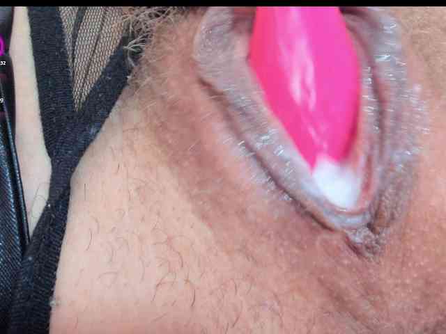 Christine_40 webcam