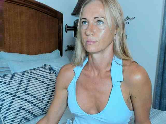 Christine_40 webcam