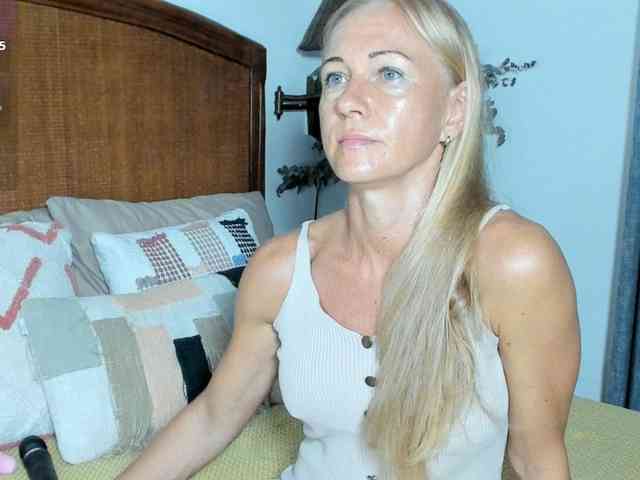 Christine_40 webcam