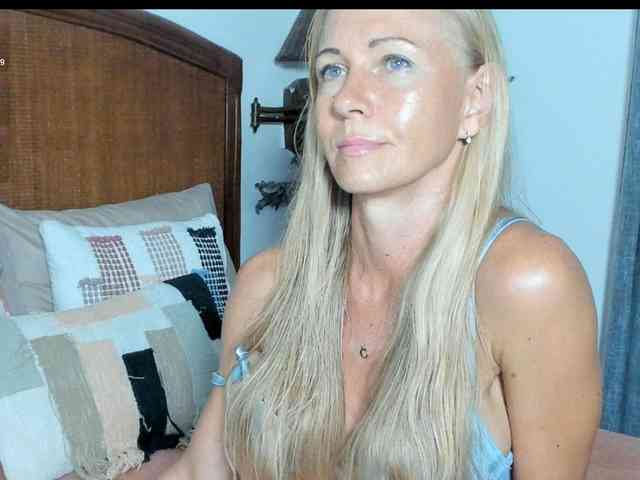 Christine_40 webcam