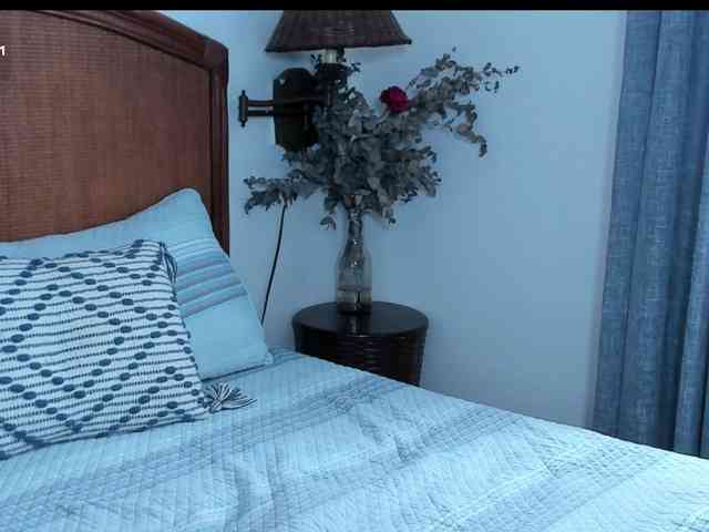 Christine_40 webcam