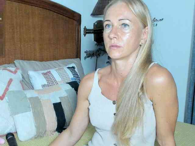 Christine_40 webcam