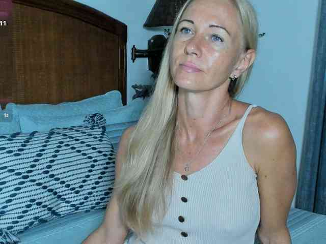 Christine_40 webcam