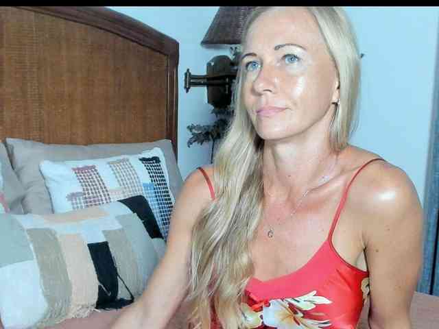 Christine_40 webcam
