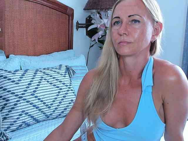 Christine_40 webcam