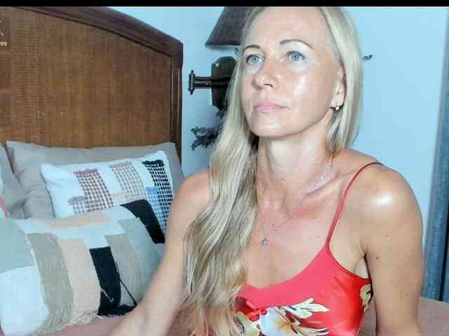 Christine_40 webcam