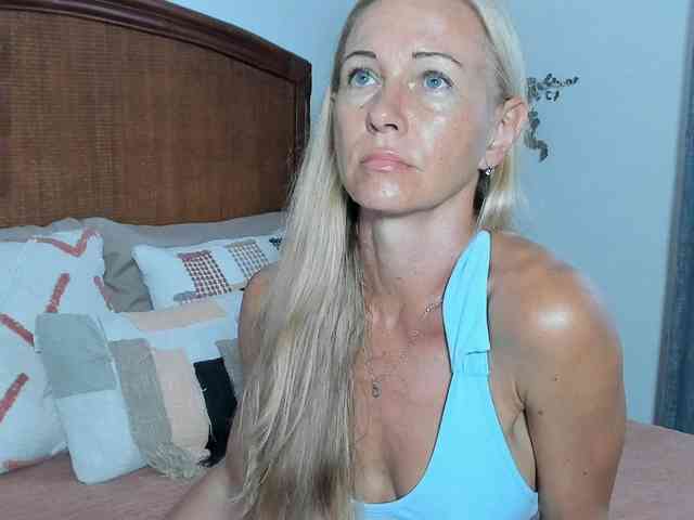 Christine_40 webcam