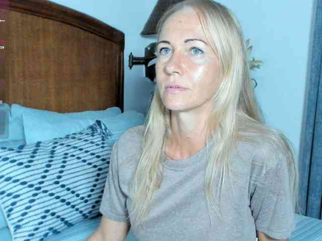 Christine_40 webcam
